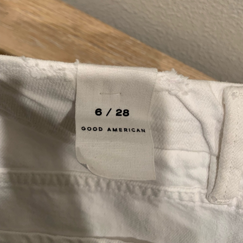 Good American Distressed White Denim NWT - Picture 4 of 5